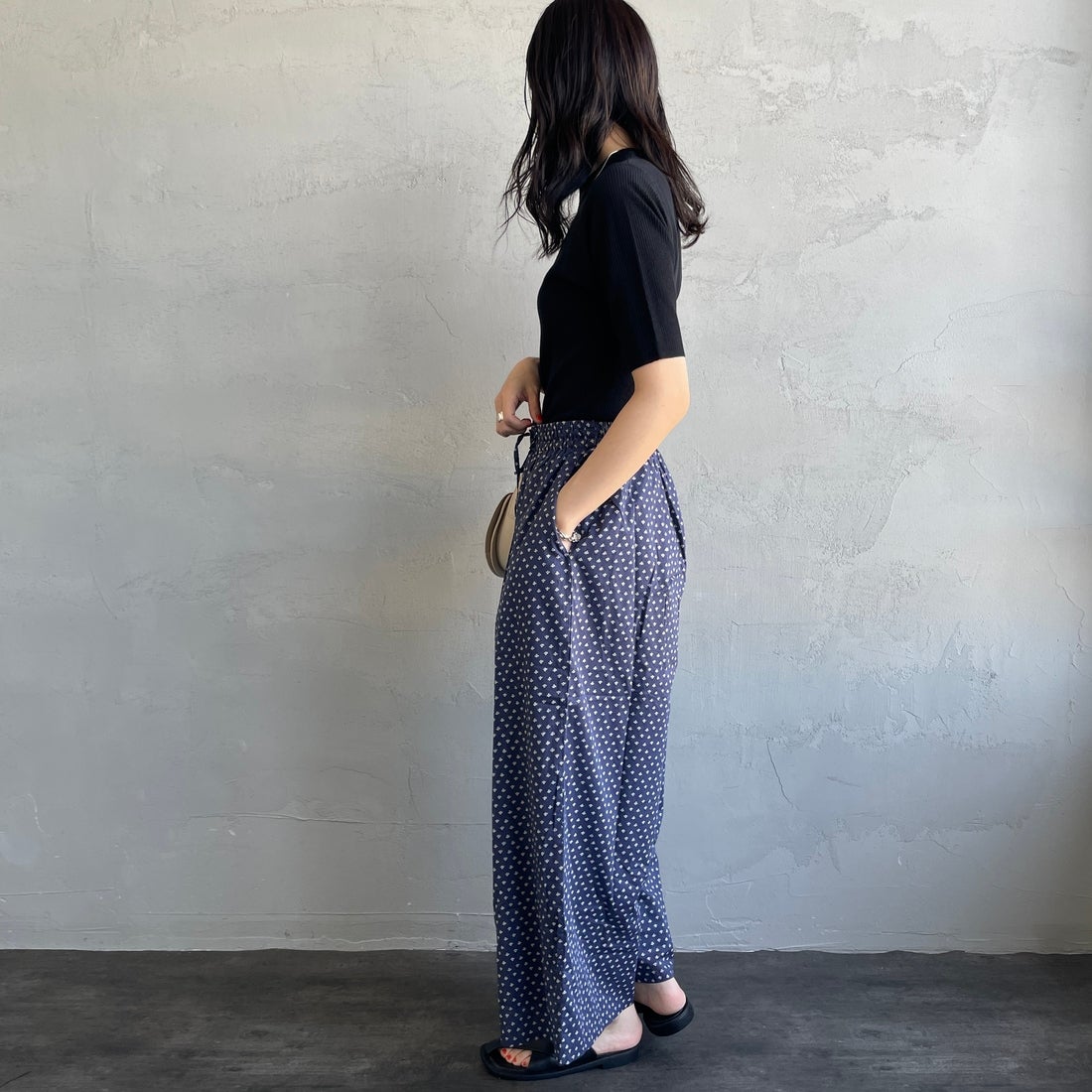 soil [ソイル] ワイドイージーパンツ [NSL25106] 3800 NVY &&モデル身長：160cm 着用サイズ：2&&