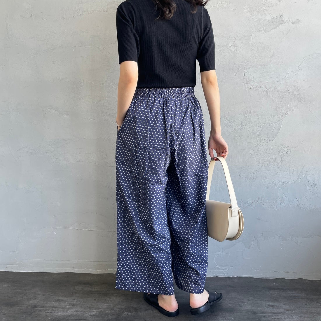 soil [ソイル] ワイドイージーパンツ [NSL25106] 3800 NVY &&モデル身長：160cm 着用サイズ：2&&