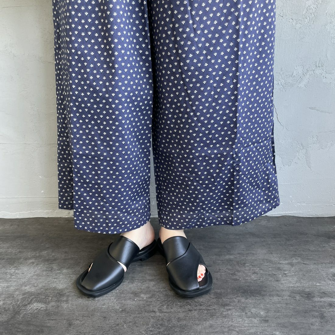 soil [ソイル] ワイドイージーパンツ [NSL25106] 3800 NVY &&モデル身長：160cm 着用サイズ：2&&