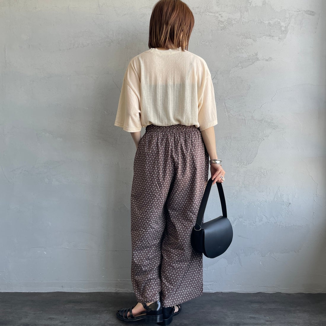 soil [ソイル] ワイドイージーパンツ [NSL25106] 8600 BRN &&モデル身長：158cm 着用サイズ：2&&