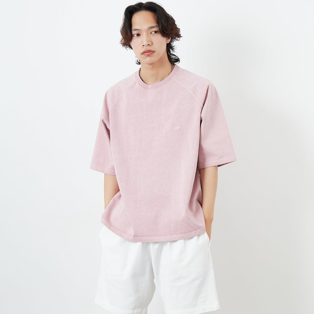 ONEITA [オニータ] ピグメント刺繍T [2522-415IN] PINK &&モデル身長：179cm 着用サイズ：L&&