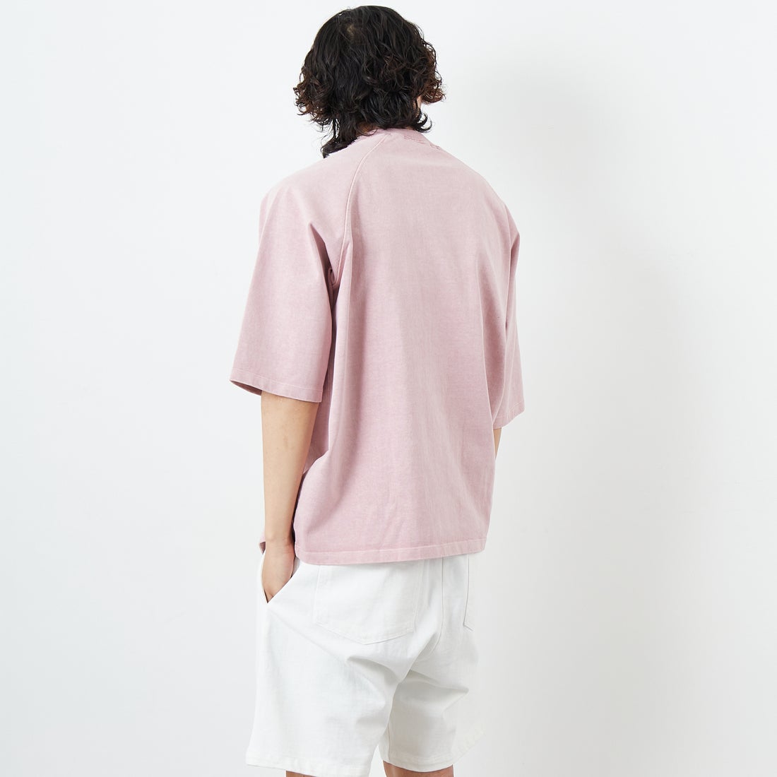 ONEITA [オニータ] ピグメント刺繍T [2522-415IN] PINK &&モデル身長：179cm 着用サイズ：L&&