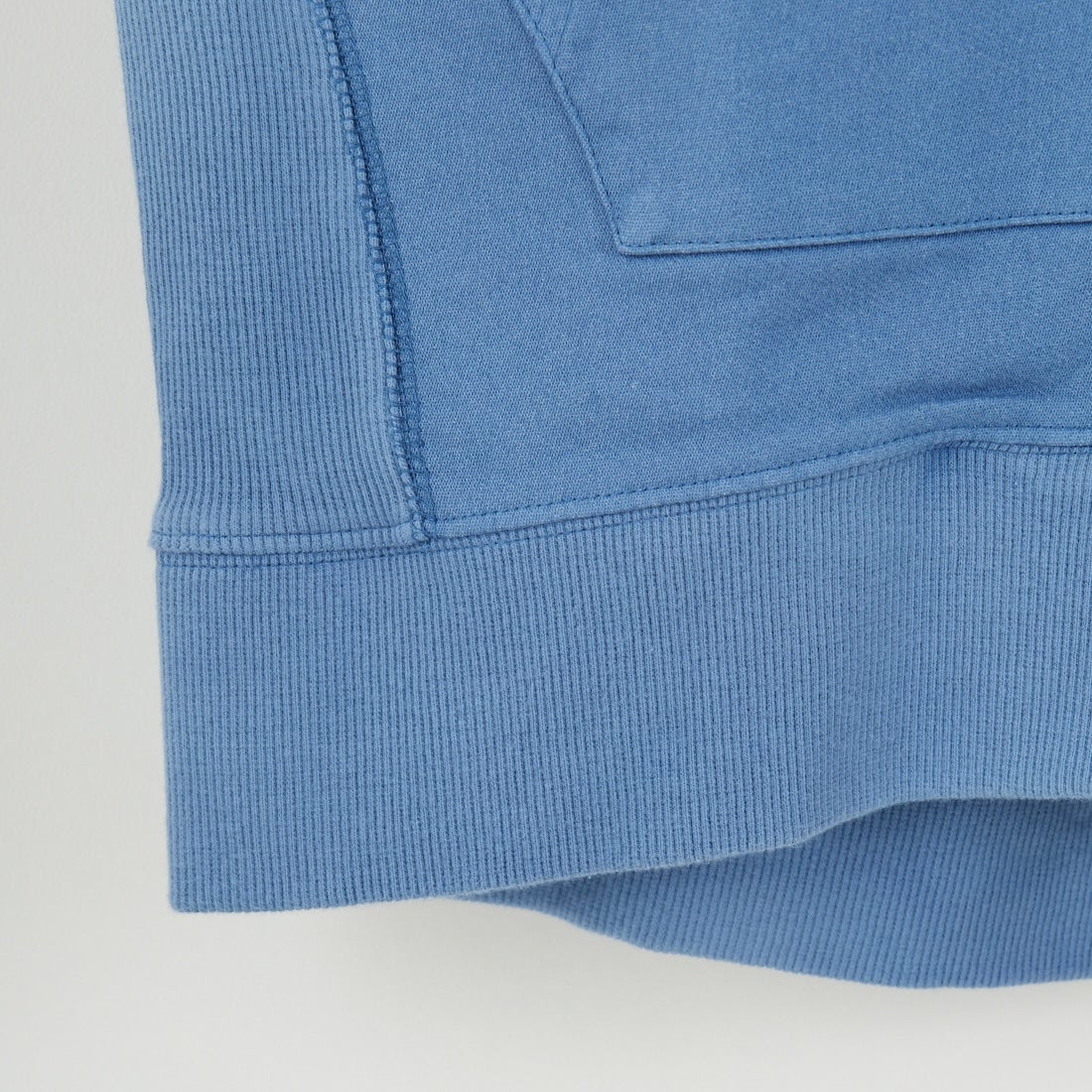 1PIU1UGUALE3 RELAX [ウノ ピゥ ウノ ウグァーレ トレ] グラデーションジョグフーディ [USO-25075] SN95 INDIG