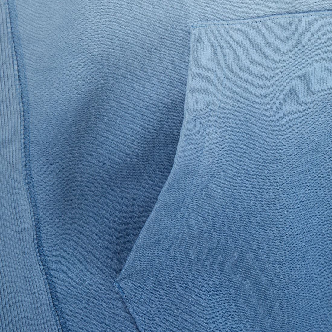 1PIU1UGUALE3 RELAX [ウノ ピゥ ウノ ウグァーレ トレ] グラデーションジョグフーディ [USO-25075] SN95 INDIG