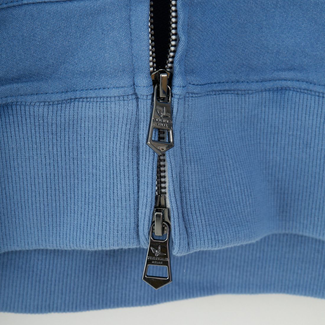 1PIU1UGUALE3 RELAX [ウノ ピゥ ウノ ウグァーレ トレ] グラデーションジョグフーディ [USO-25075] SN95 INDIG