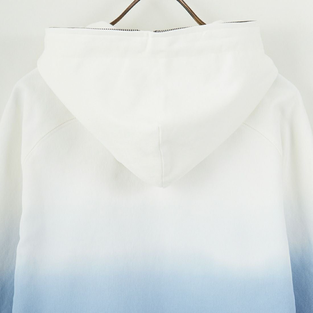 1PIU1UGUALE3 RELAX [ウノ ピゥ ウノ ウグァーレ トレ] グラデーションジョグフーディ [USO-25075] SN95 INDIG