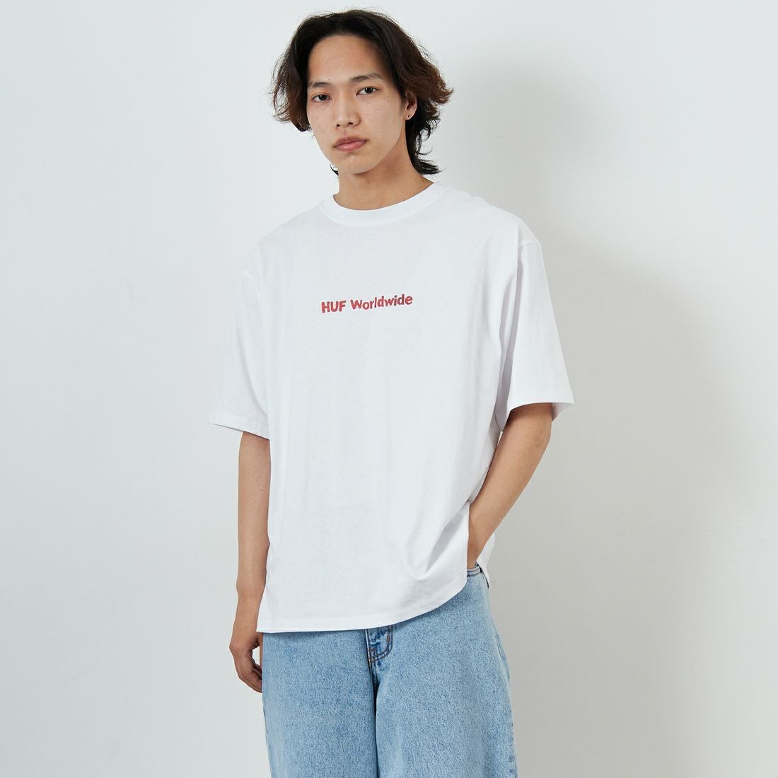 HUF [ハフ] MERIDA ショートスリーブTシャツ [TS02410] WHITE &&モデル身長：179cm 着用サイズ：L&&