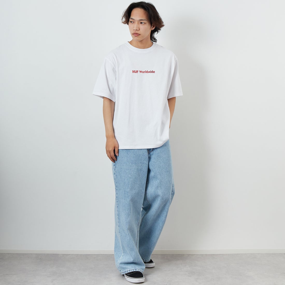 HUF [ハフ] MERIDA ショートスリーブTシャツ [TS02410] WHITE &&モデル身長：179cm 着用サイズ：L&&