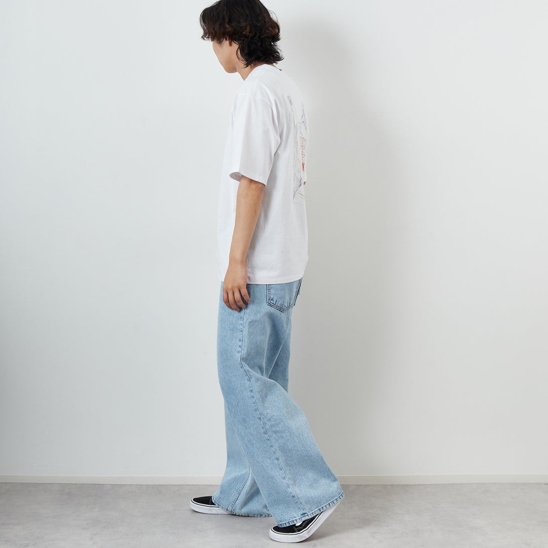 HUF [ハフ] MERIDA ショートスリーブTシャツ [TS02410] WHITE &&モデル身長：179cm 着用サイズ：L&&