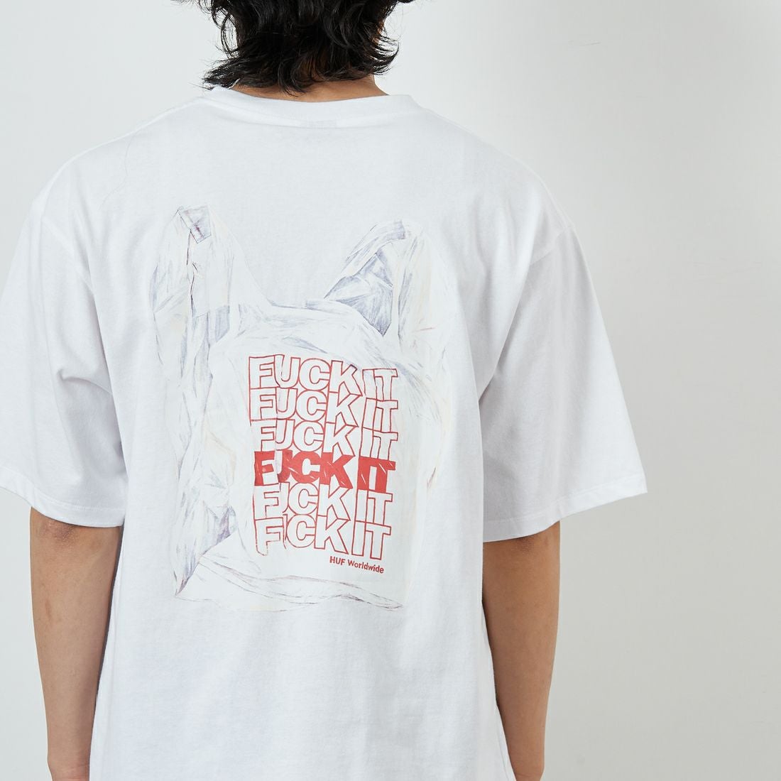 HUF [ハフ] MERIDA ショートスリーブTシャツ [TS02410] WHITE &&モデル身長：179cm 着用サイズ：L&&