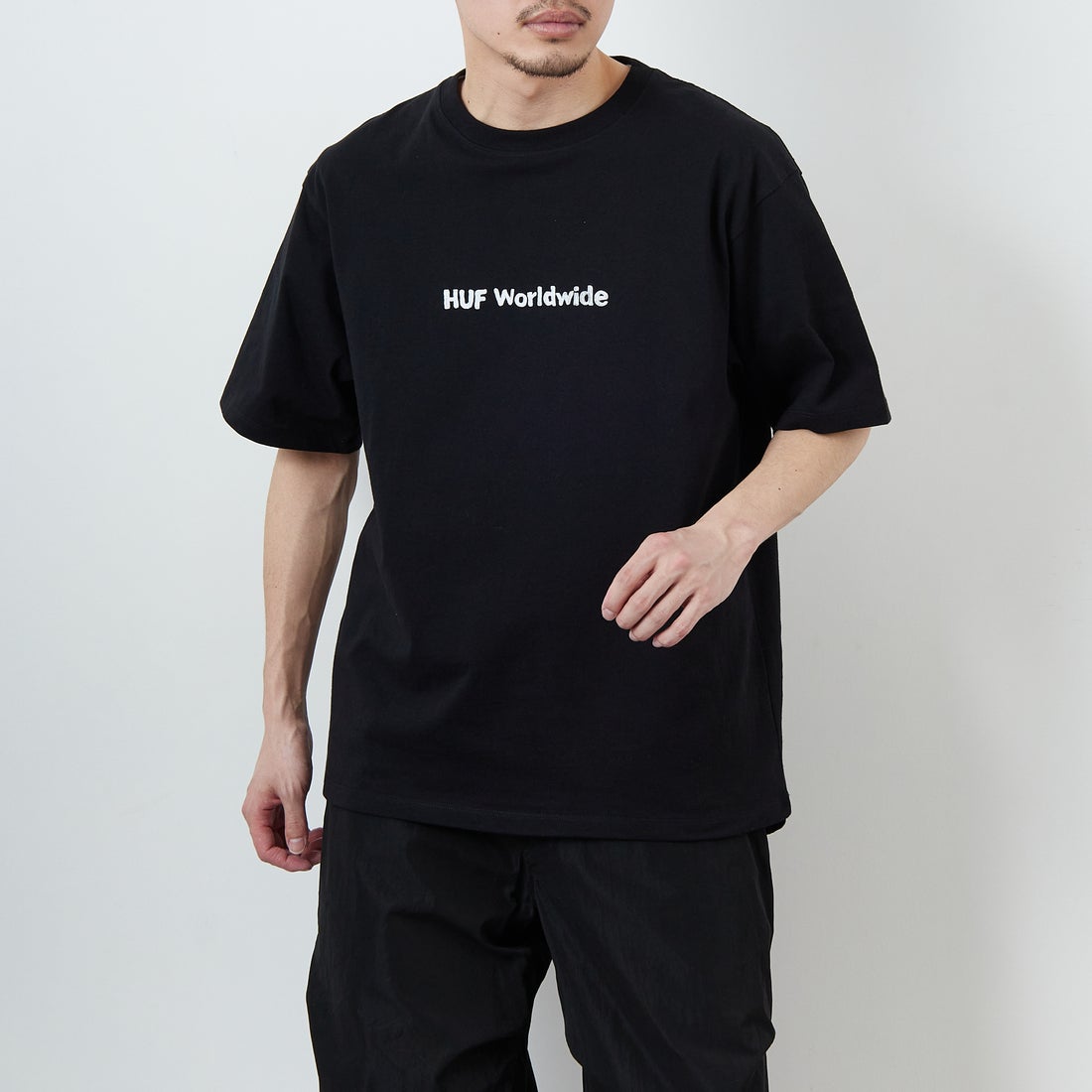 HUF [ハフ] MERIDA ショートスリーブTシャツ [TS02410] BLACK &&モデル身長：168cm 着用サイズ：M&&