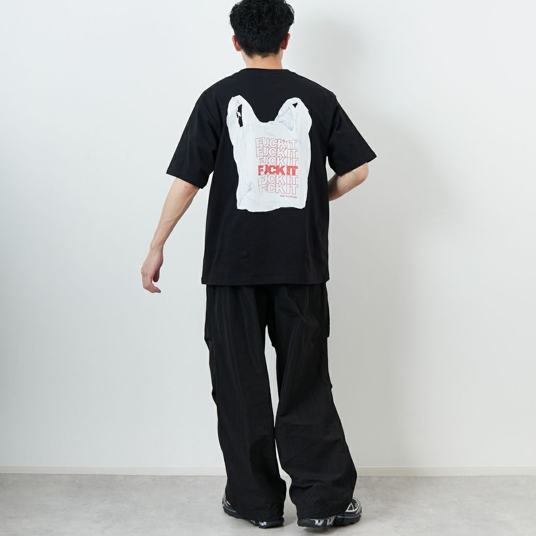 HUF [ハフ] MERIDA ショートスリーブTシャツ [TS02410] BLACK &&モデル身長：168cm 着用サイズ：M&&