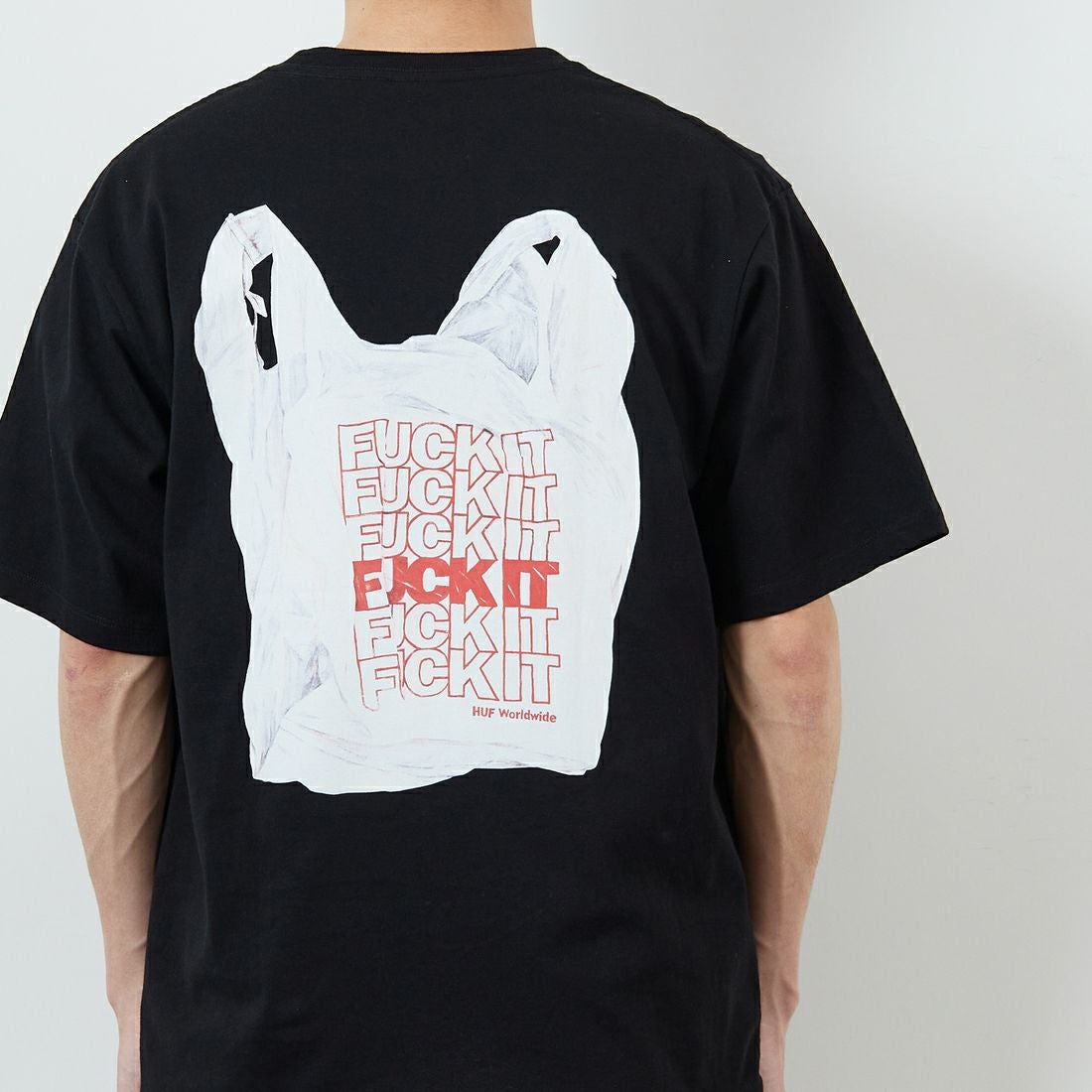 HUF [ハフ] MERIDA ショートスリーブTシャツ [TS02410] BLACK &&モデル身長：168cm 着用サイズ：M&&