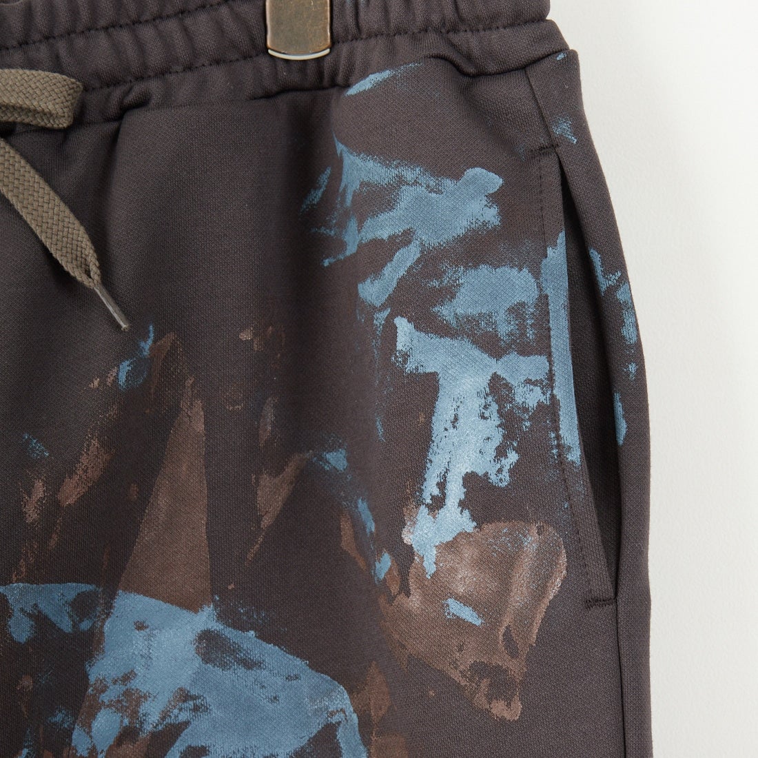 iori [イオリ] 別注 プリントスウェットパンツ [IP117-JF] CHARCOAL