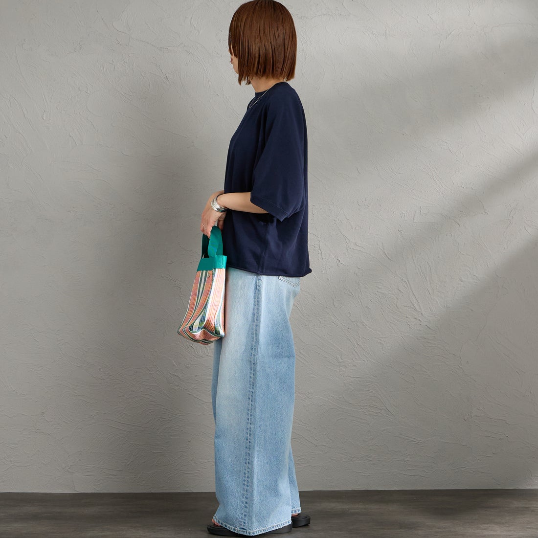 THE SHINZONE [ザ シンゾーン] INLAYED ハーフスリーブTシャツ [25SMSCU03] 85 NAVY &&モデル身長：159cm 着用サイズ：F0&&