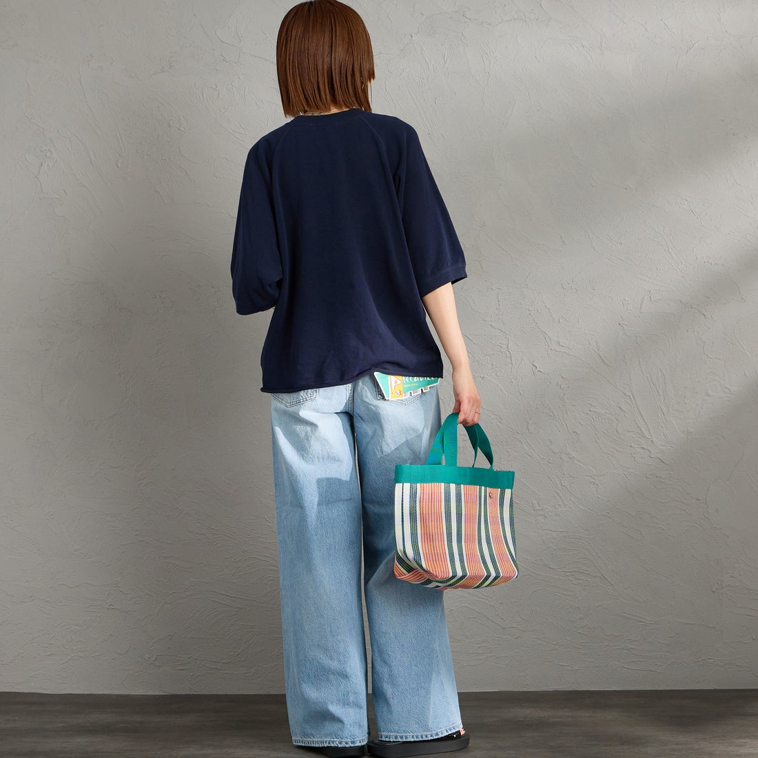 THE SHINZONE [ザ シンゾーン] INLAYED ハーフスリーブTシャツ [25SMSCU03] 85 NAVY &&モデル身長：159cm 着用サイズ：F0&&