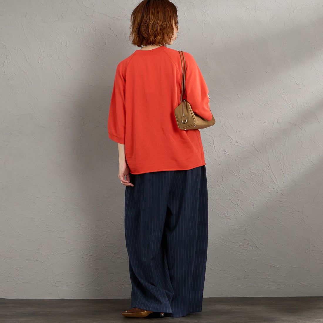 THE SHINZONE [ザ シンゾーン] INLAYED ハーフスリーブTシャツ [25SMSCU03] 24 RED &&モデル身長：158cm 着用サイズ：F0&&