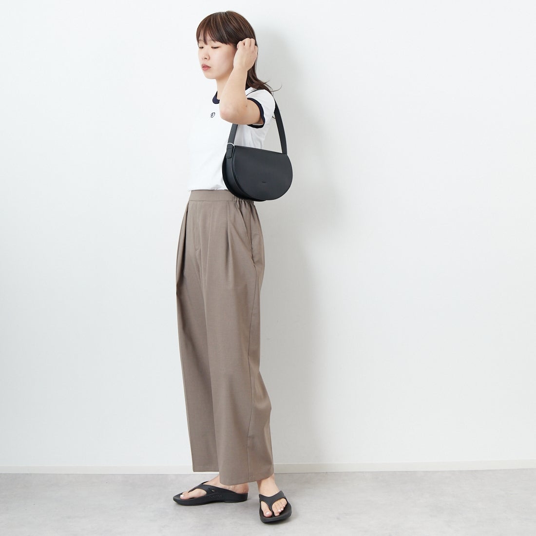 HOLIDAY [ホリデイ] スーパーファイン リンガーTシャツ [25101012] WHITE/NAVY &&モデル身長：167cm 着用サイズ：XXS&&