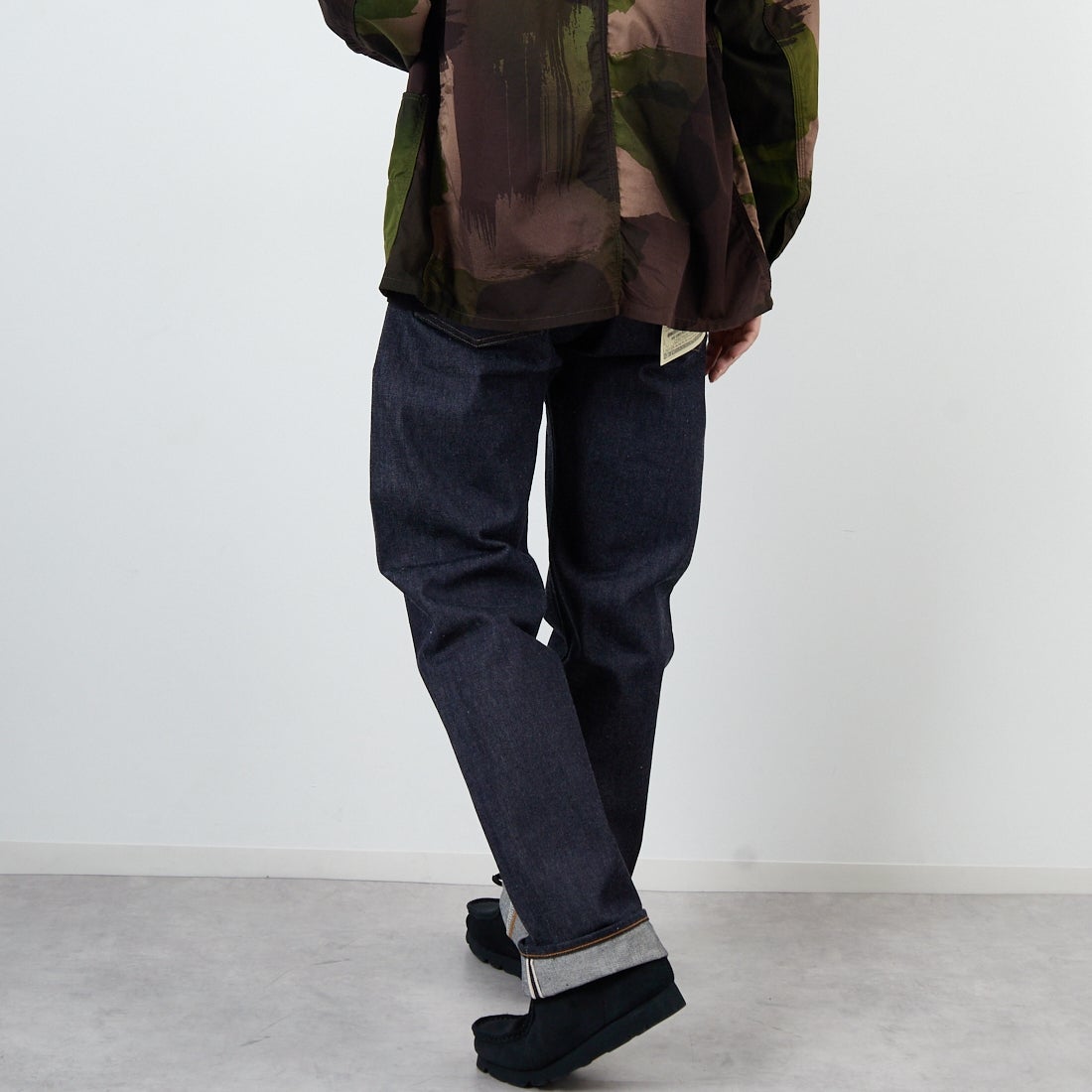 LEVI'S VINTAGE CLOTHING [リーバイス ヴィンテージ クロージング] 1955モデル 501 [50155-00] 79 RIGID &&モデル身長：179cm 着用サイズ：34&&