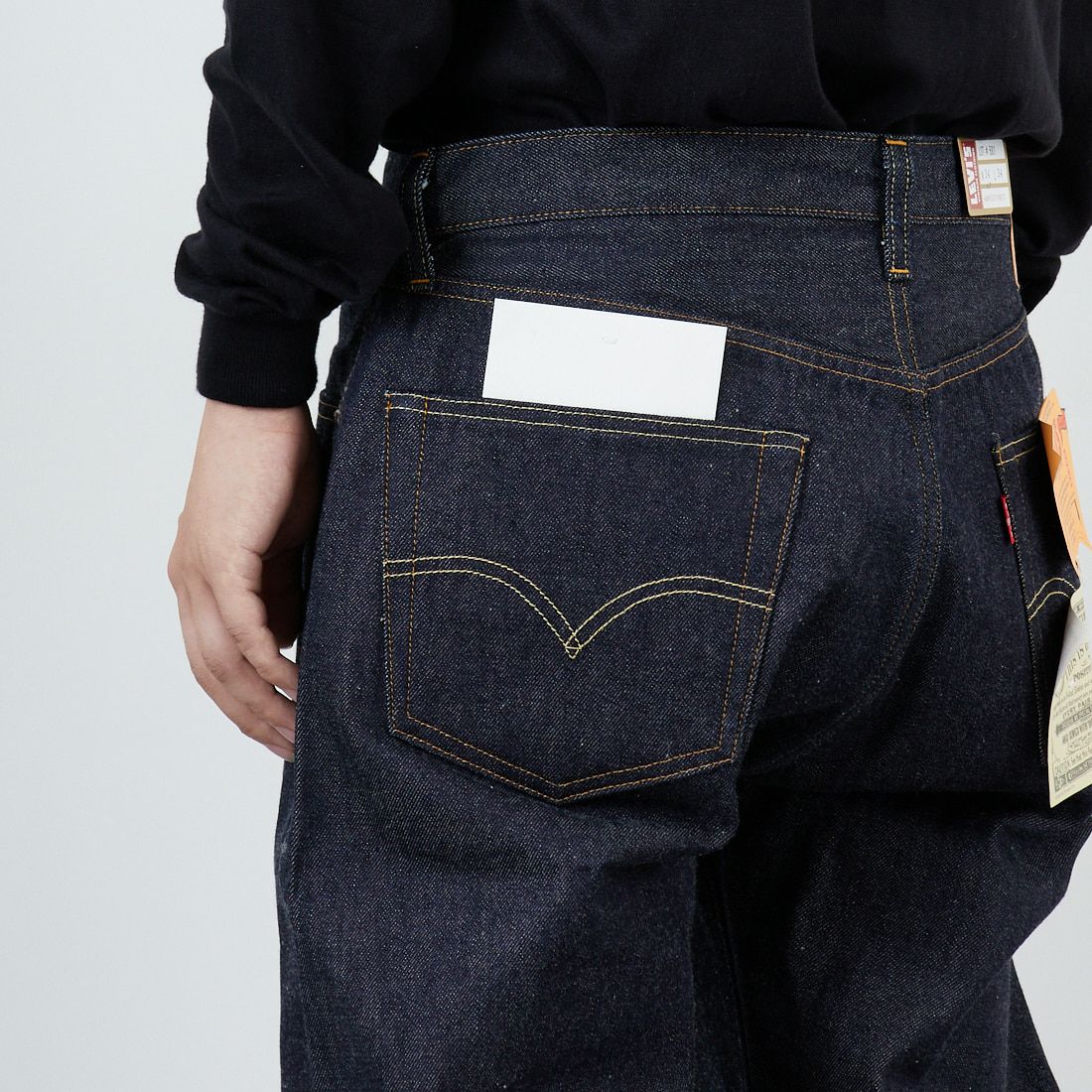 LEVIS Vintage Clothing [リーバイス ヴィンテージ クロージング] 1955モデル 501 [50155-00] 79 RIGID &&モデル身長：179cm 着用サイズ：34&&