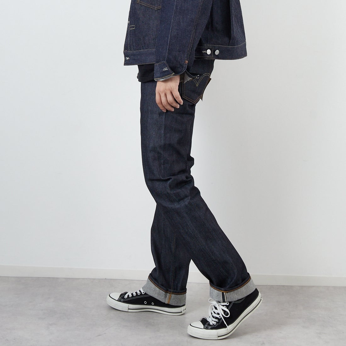 LEVI'S VINTAGE CLOTHING [リーバイス ヴィンテージ クロージング] 1947年モデル501 [47501-02] 24 RIGID &&モデル身長：179cm 着用サイズ：30&&