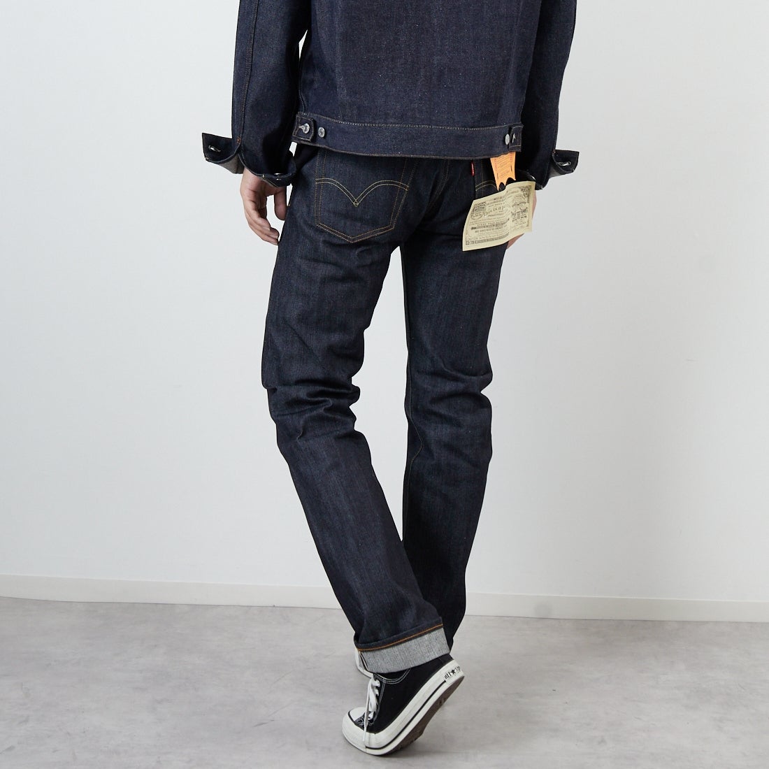 LEVI'S VINTAGE CLOTHING [リーバイス ヴィンテージ クロージング] 1947年モデル501 [47501-02] 24 RIGID &&モデル身長：179cm 着用サイズ：30&&