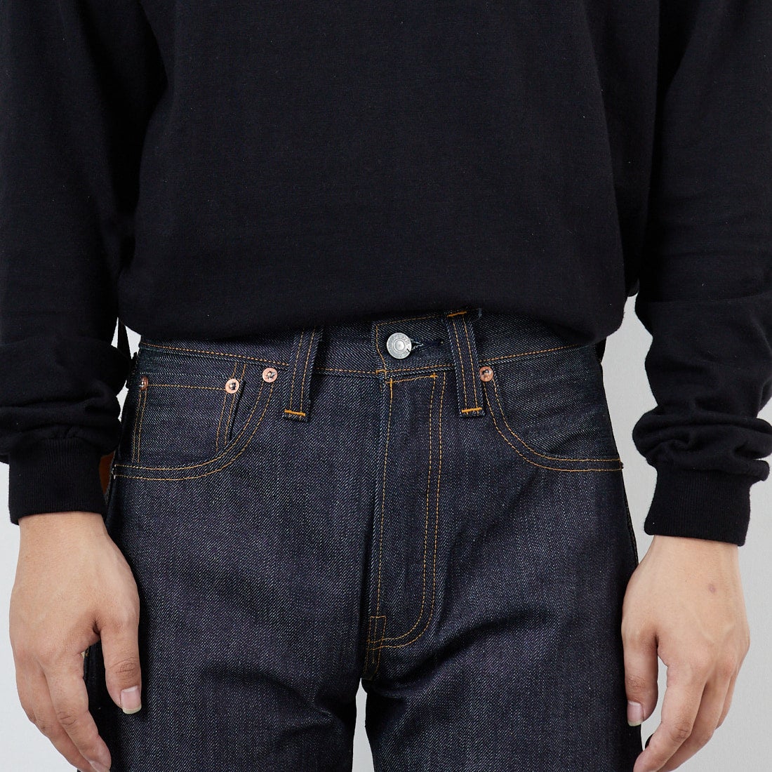 LEVIS Vintage Clothing [リーバイス ヴィンテージ クロージング] 1947年モデル501 [47501-02] 24 RIGID &&モデル身長：179cm 着用サイズ：30&&