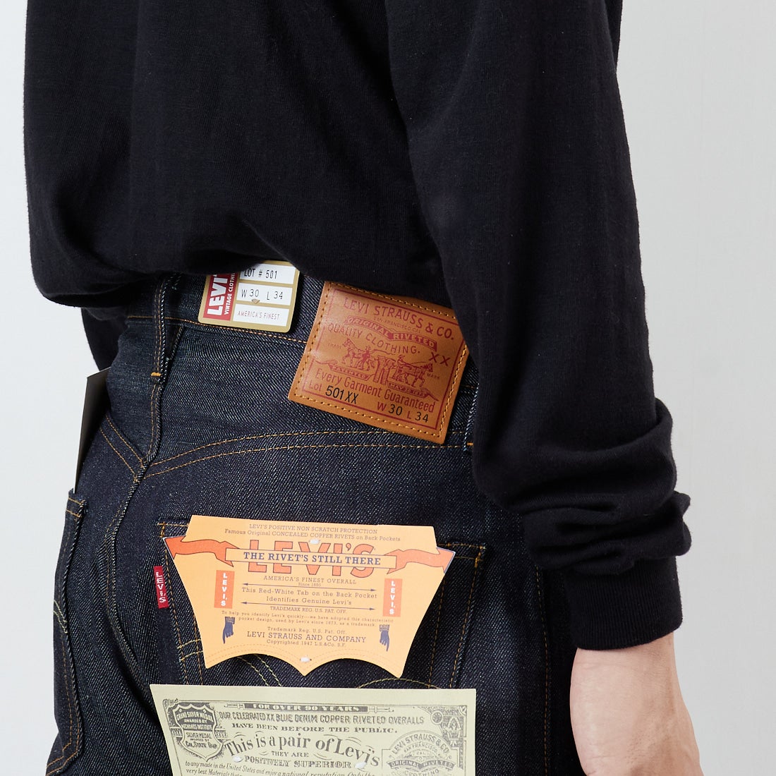 LEVI'S VINTAGE CLOTHING [リーバイス ヴィンテージ クロージング] 1947年モデル501 [47501-02] 24 RIGID &&モデル身長：179cm 着用サイズ：30&&