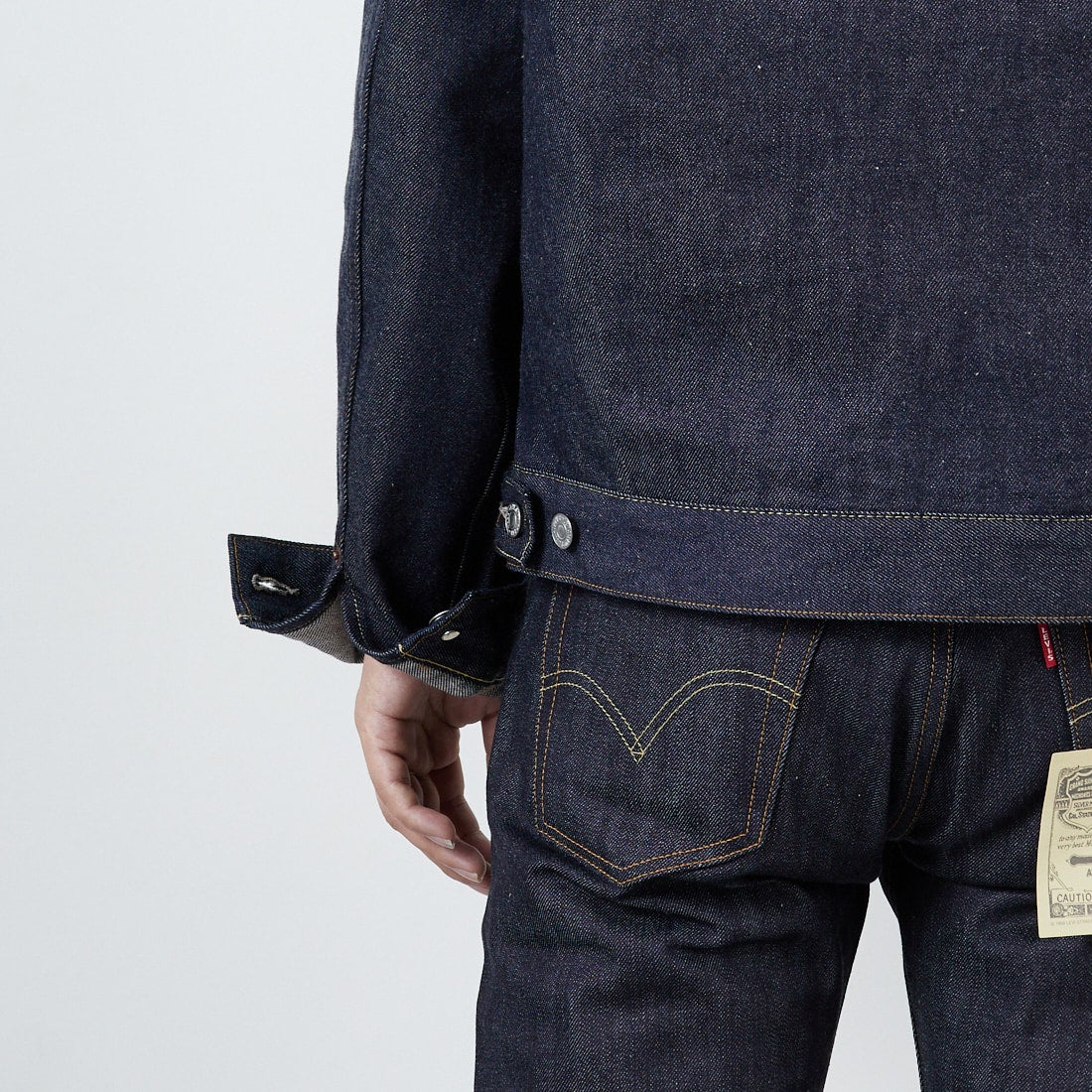 LEVI'S VINTAGE CLOTHING [リーバイス ヴィンテージ クロージング] 1953モデル TYPE 2 トラッカージャケット [70507-00] 66 RIGID &&モデル身長：179cm 着用サイズ：L&&