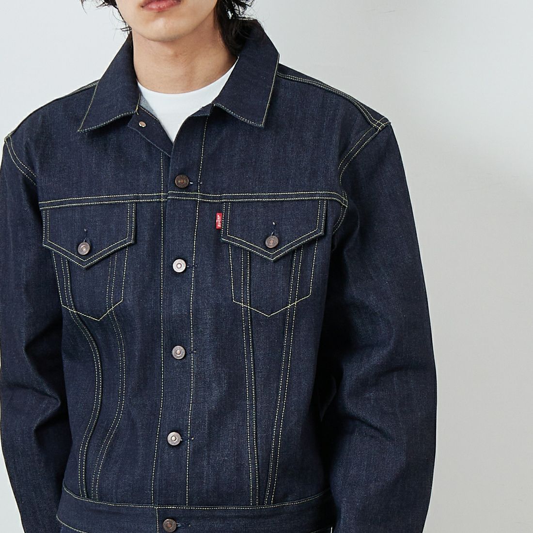 LEVIS Vintage Clothing [リーバイス ヴィンテージ クロージング] 1961 TYPE3 557 トラッカージャケット [74998-00] 03 ORGANIC &&モデル身長：179cm 着用サイズ：XL&&