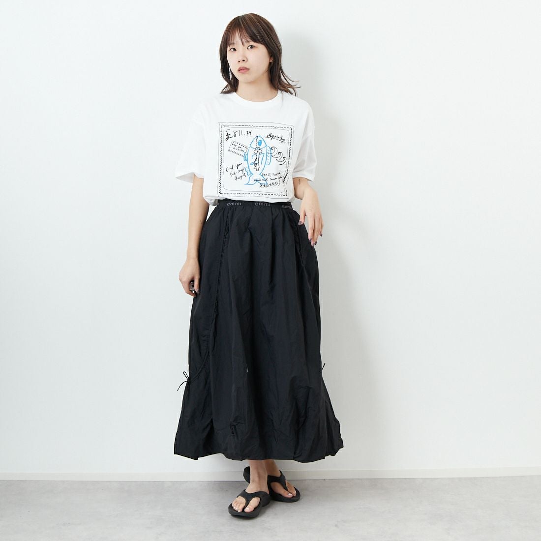 emmi [エミ] ロゴジャガードゴム ドロストスカート [13WFS251080] BLK &&モデル身長：167cm 着用サイズ：0&&