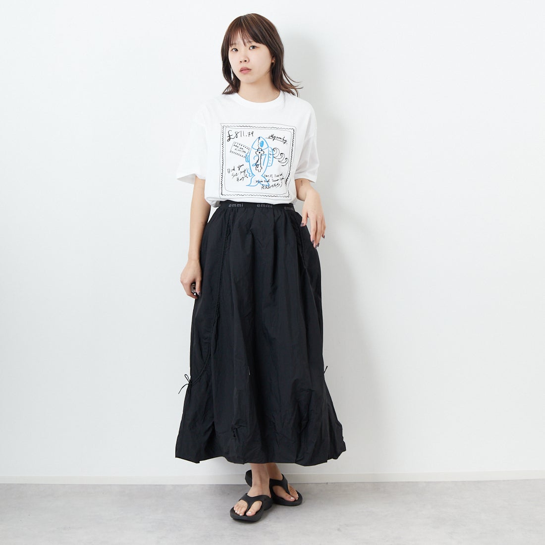 emmi [エミ] ロゴジャガードゴム ドロストスカート [13WFS251080] BLK &&モデル身長：167cm 着用サイズ：0&&