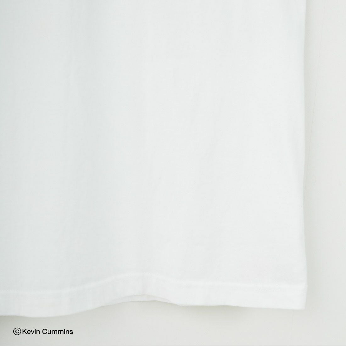 +81 BRANCA [ハチイチブランカ] ケビン・カミンズ フォトTシャツ [81B-25SS-CS22] WHITE