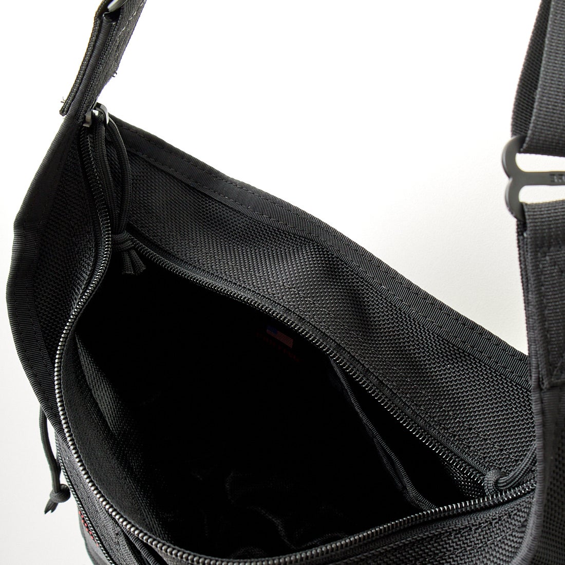 BRIEFING [ブリーフィング] DAY TRIPPER S ショルダーバッグ [BRF105219] 010 BLACK