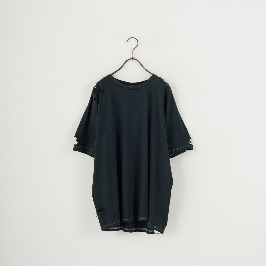 +81 BRANCA [ハチイチブランカ] ダメージ加工 半袖Tシャツ [81B-25SS-CS32] CHARCOAL