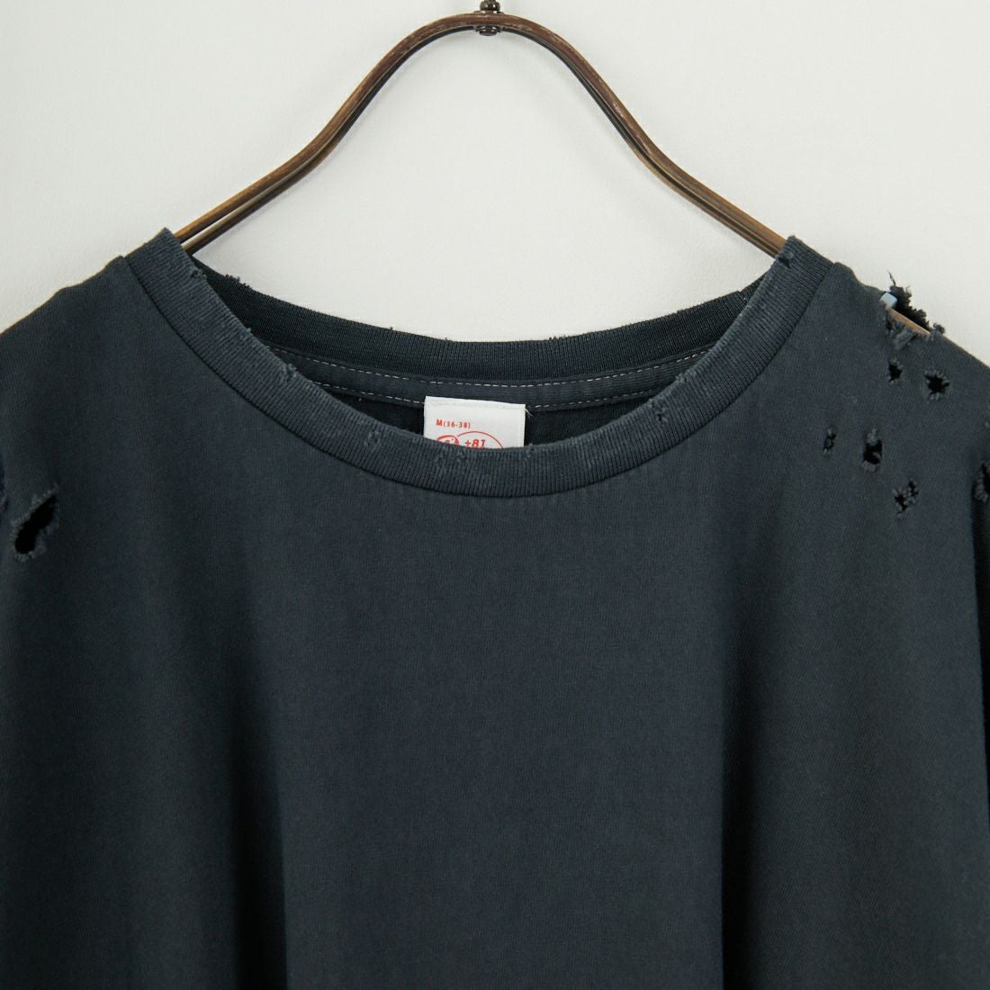 +81 BRANCA [ハチイチブランカ] ダメージ加工 半袖Tシャツ [81B-25SS-CS32] CHARCOAL