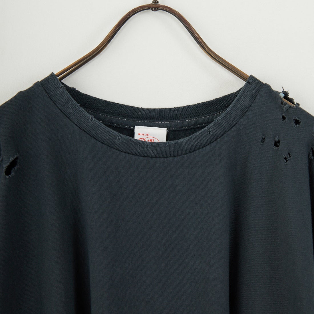 +81 BRANCA [ハチイチブランカ] ダメージ加工 半袖Tシャツ [81B-25SS-CS32] CHARCOAL