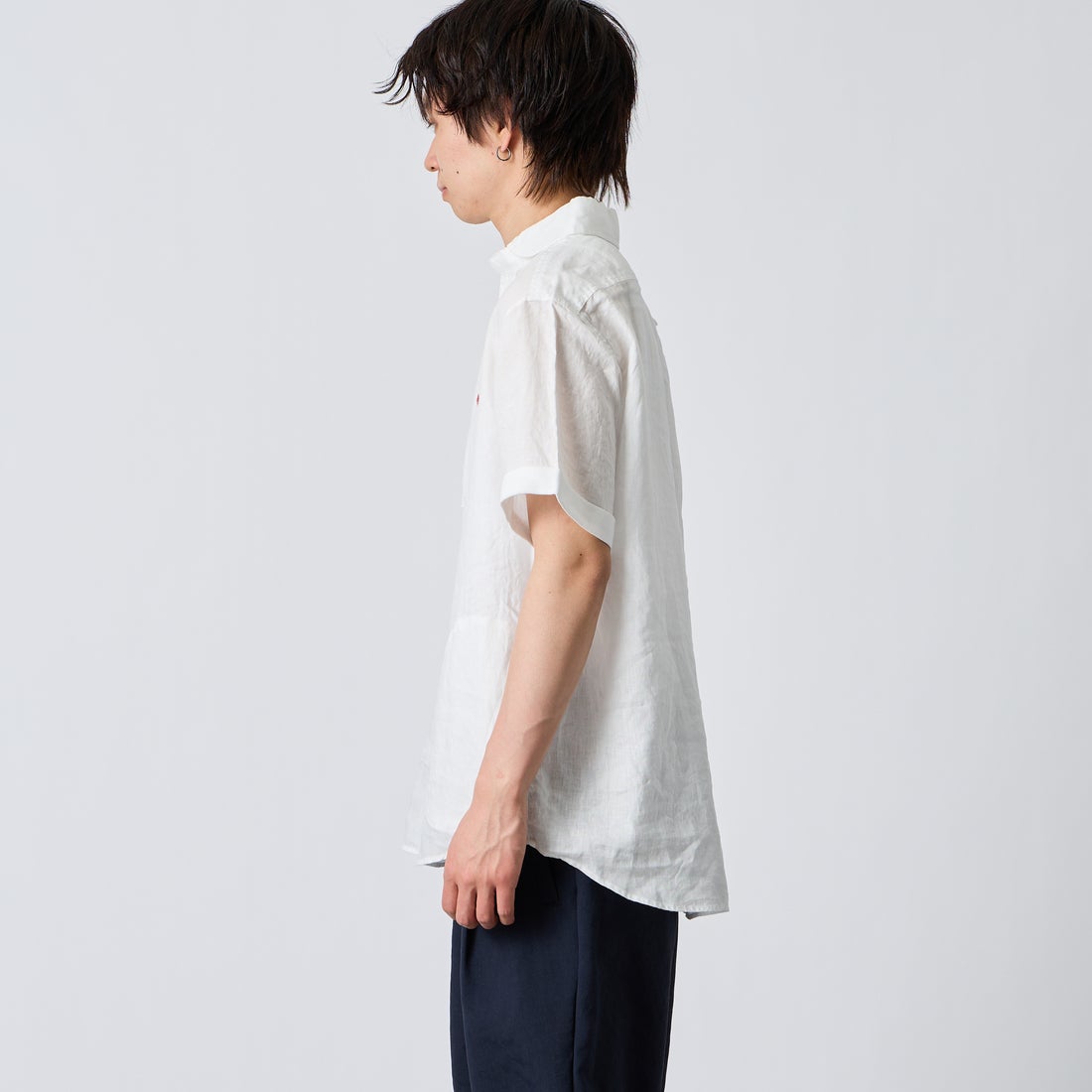 DANTON [ダントン] ラウンドカラー リネンクロスプルオーバーシャツ [DT-B0284FLI] WHITE &&モデル身長：177cm 着用サイズ：42&&