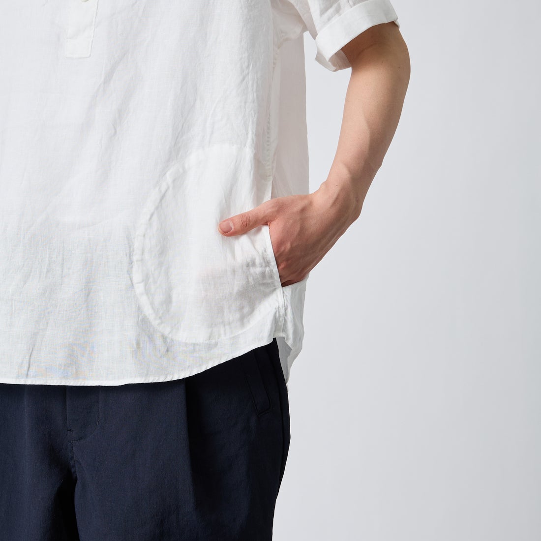 DANTON [ダントン] ラウンドカラー リネンクロスプルオーバーシャツ [DT-B0284FLI] WHITE &&モデル身長：177cm 着用サイズ：42&&