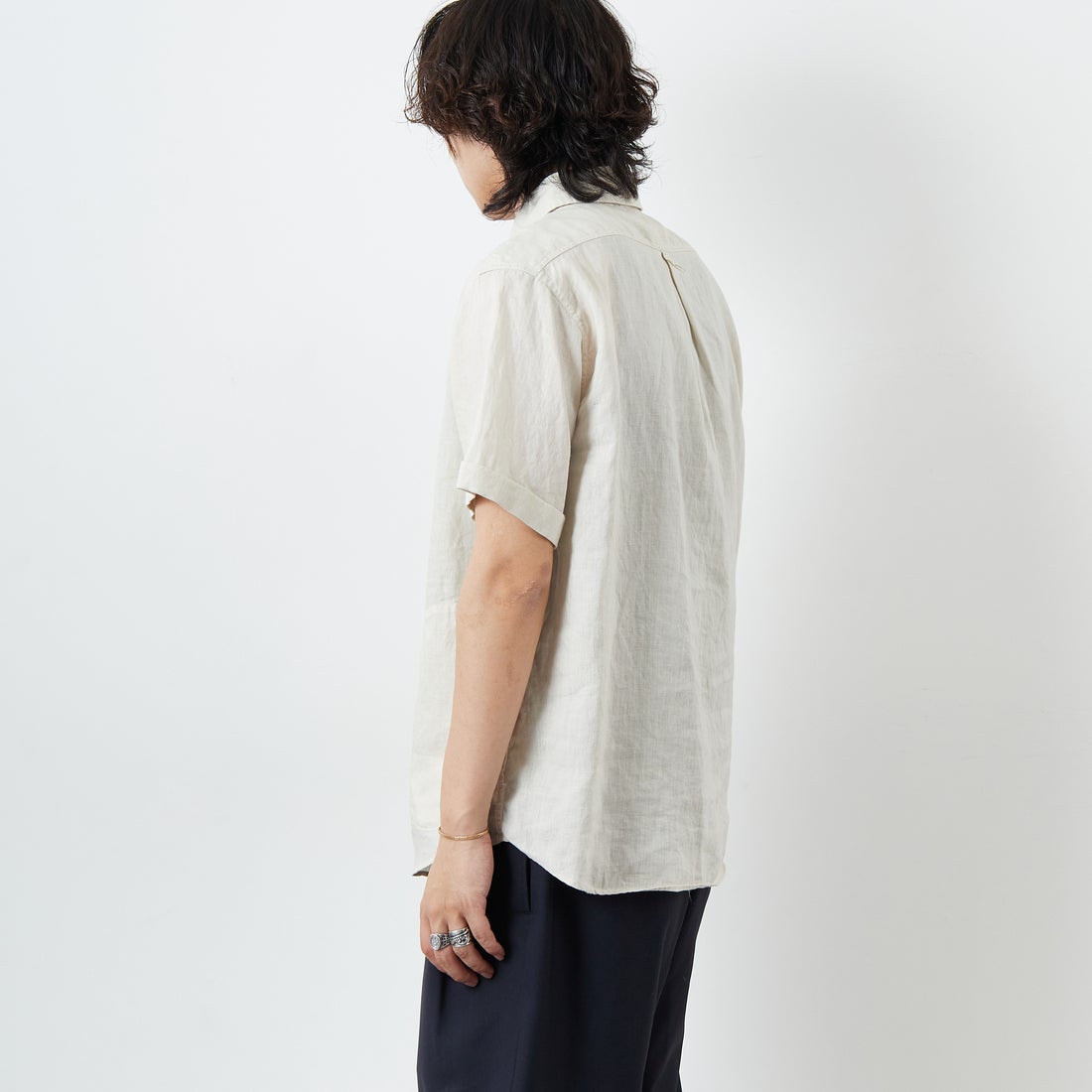 DANTON [ダントン] ラウンドカラー リネンクロスプルオーバーシャツ [DT-B0284FLI] OYSTER &&モデル身長：179cm 着用サイズ：40&&