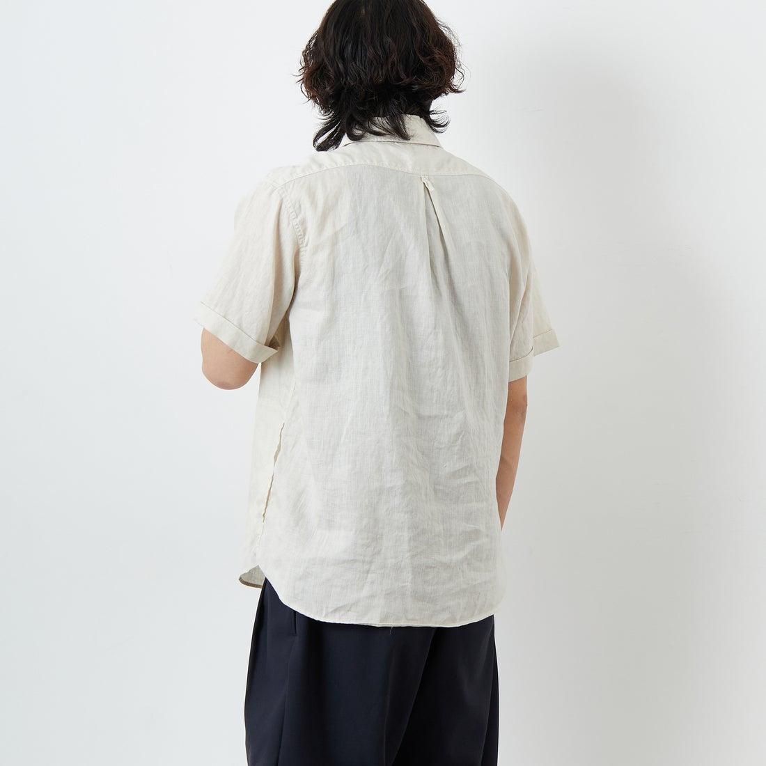 DANTON [ダントン] ラウンドカラー リネンクロスプルオーバーシャツ [DT-B0284FLI] OYSTER &&モデル身長：179cm 着用サイズ：40&&