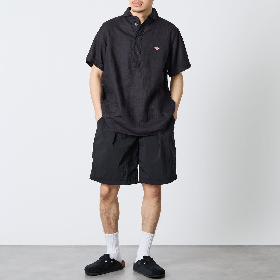 DANTON [ダントン] ラウンドカラー リネンクロスプルオーバーシャツ [DT-B0284FLI] CHARCOAL &&モデル身長：168cm 着用サイズ：40&&
