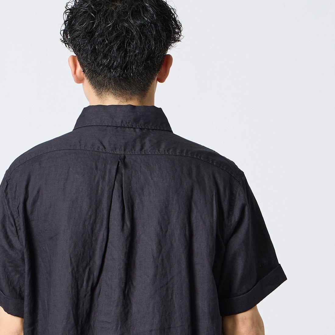 DANTON [ダントン] ラウンドカラー リネンクロスプルオーバーシャツ [DT-B0284FLI] CHARCOAL &&モデル身長：168cm 着用サイズ：40&&