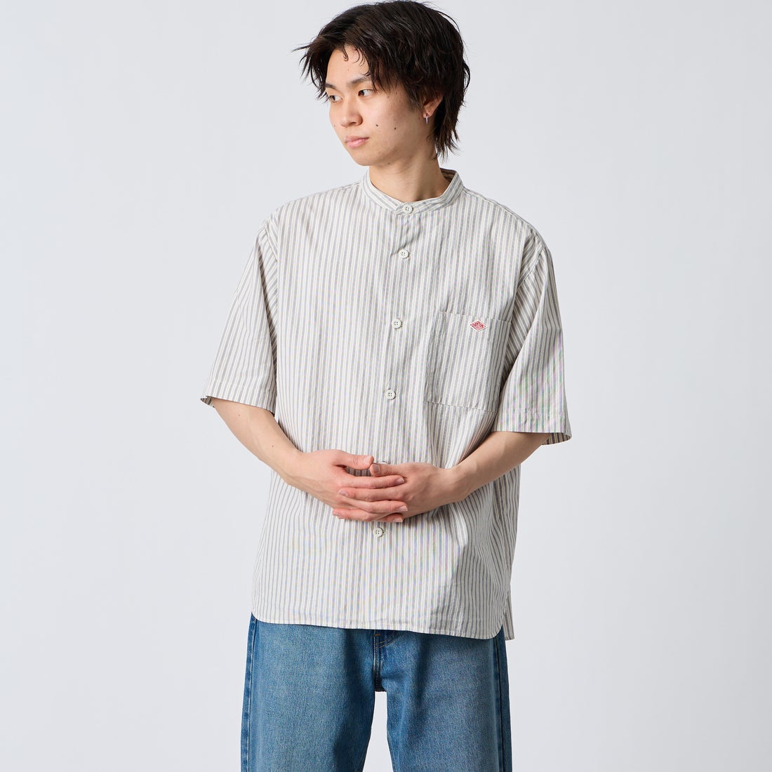 DANTON [ダントン] コットンリネン ストライプバンドカラーシャツ [JD-3788SCP] ECR/CHR ST &&モデル身長：177cm 着用サイズ：42&&