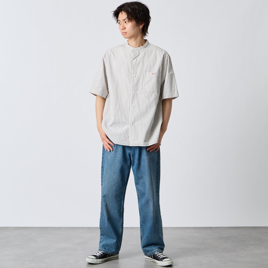 DANTON [ダントン] コットンリネン ストライプバンドカラーシャツ [JD-3788SCP] ECR/CHR ST &&モデル身長：177cm 着用サイズ：42&&