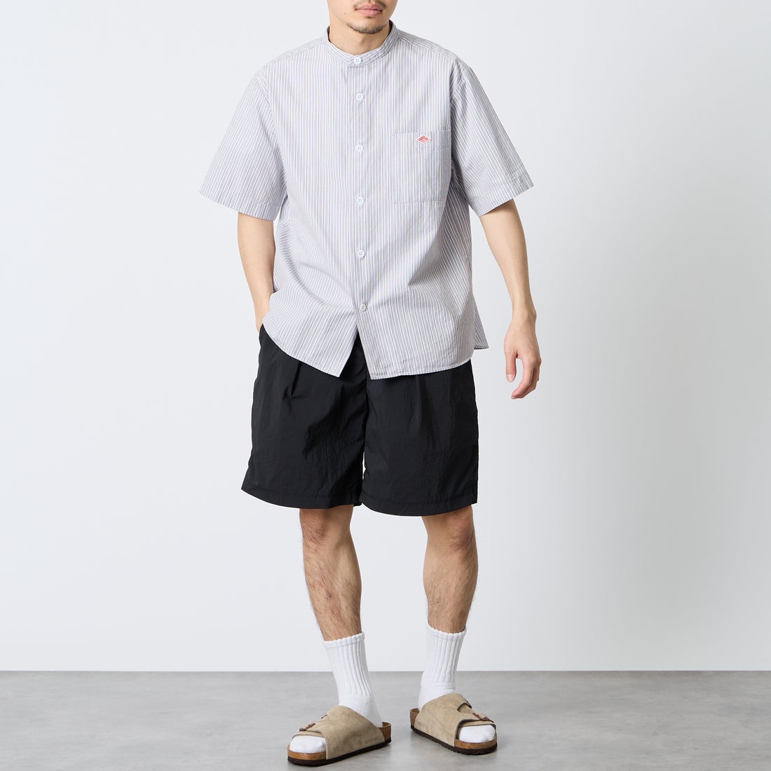 DANTON [ダントン] コットンリネン ストライプバンドカラーシャツ [JD-3788SCP] BLU/BRN ST &&モデル身長：168cm 着用サイズ：38&&