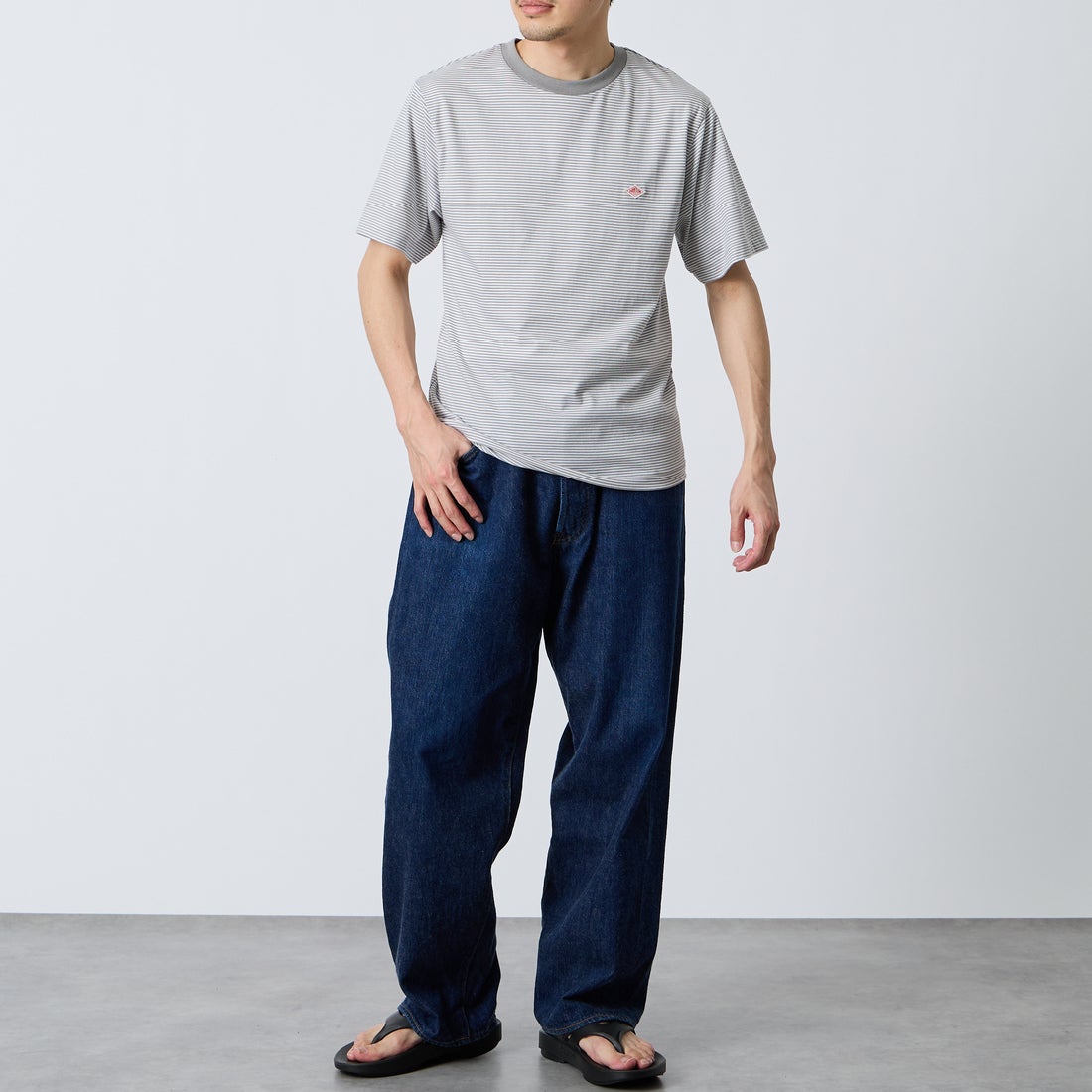 DANTON [ダントン] ボーダーインナーTシャツ [DT-C0196CVT] GREY/WHITE &&モデル身長：168cm 着用サイズ：S&&