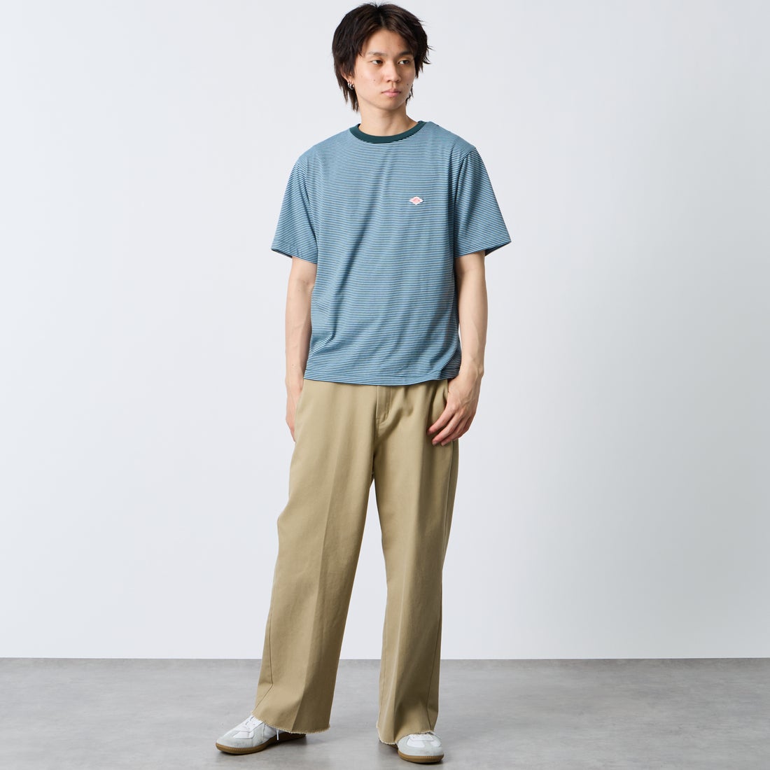 DANTON [ダントン] ボーダーインナーTシャツ [DT-C0196CVT] D.GRN/SAX &&モデル身長：177cm 着用サイズ：M&&