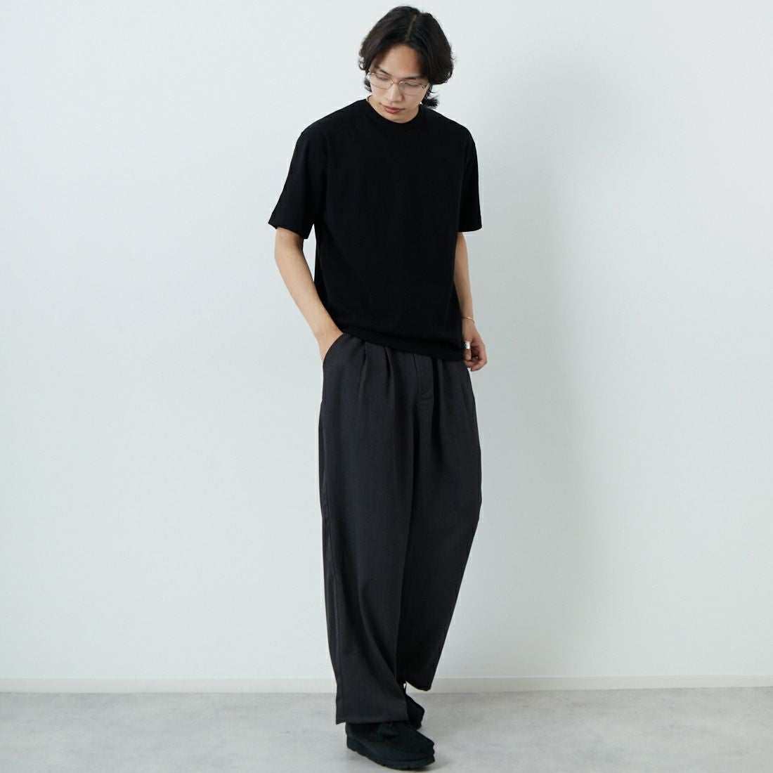 GICIPI [ジチピ] TONNO/トーンノ クルーネックTシャツ [2502P] NERO &&モデル身長：179cm 着用サイズ：3&&