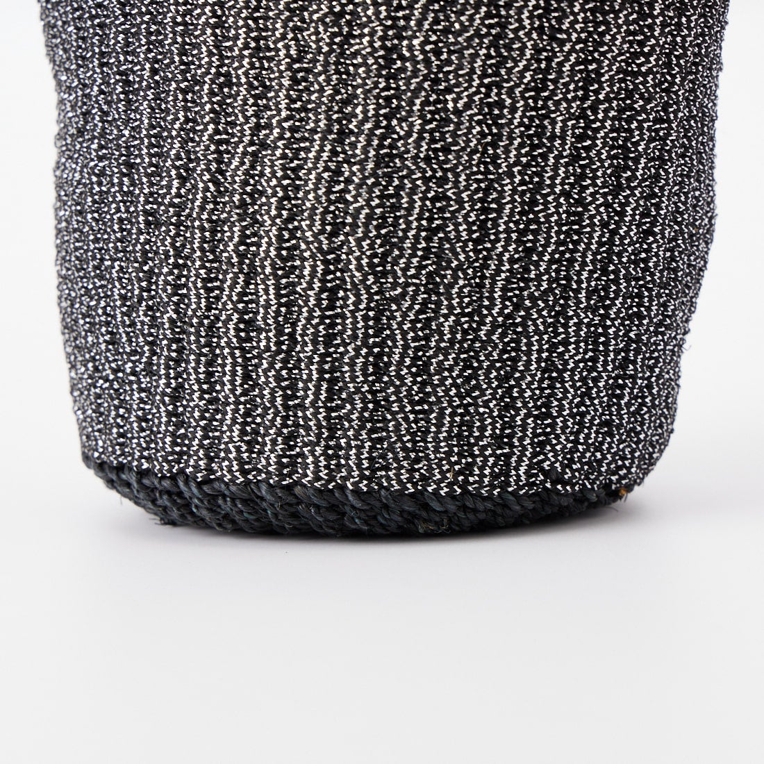 BAGMATI [バグマティ] アバカ/ポリエステル2WAYかごバッグ [BBK25-SS13] BLACK/SILV